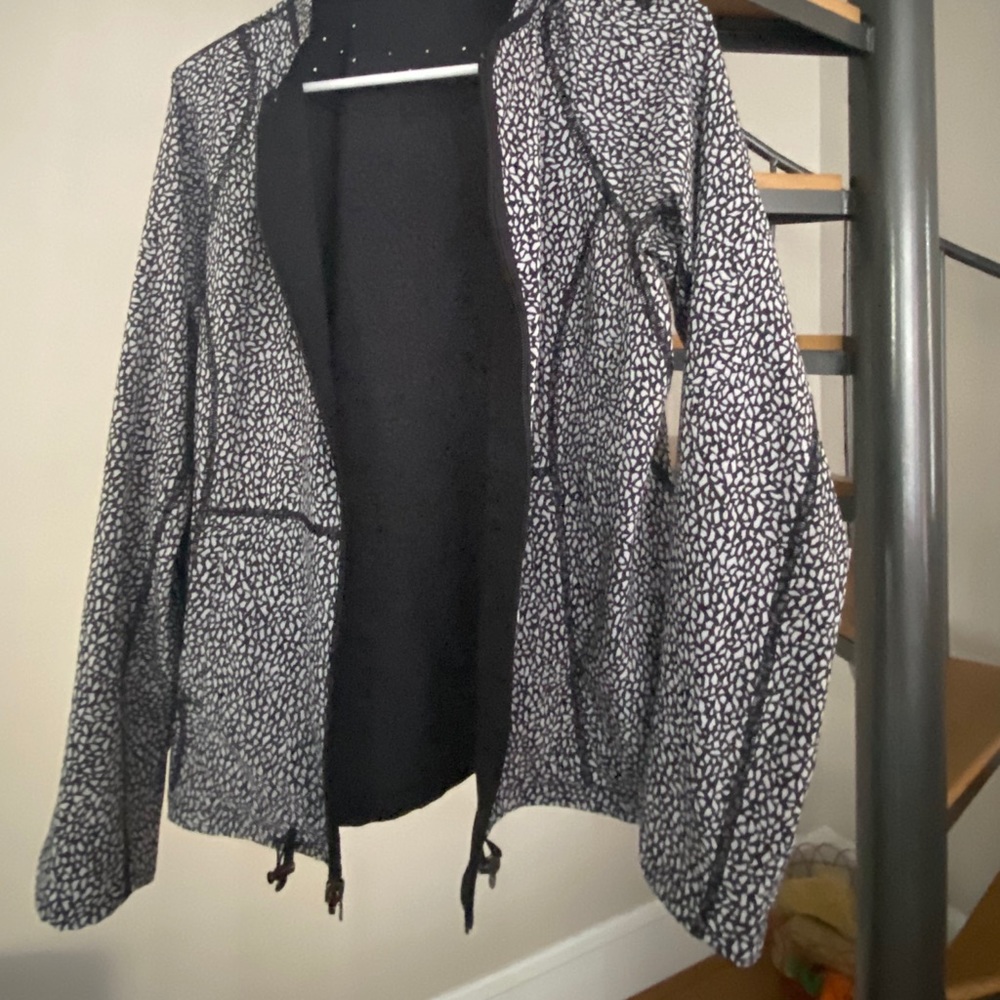 Lightweight Lululemon Jacket Reversible - image 3